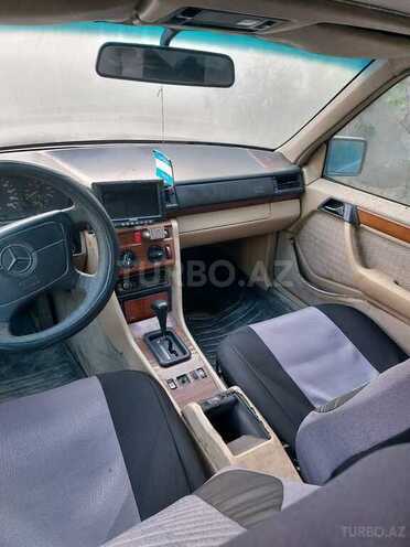 Mercedes E 250 1992, 300,000 km - 2.5 l - Bakı