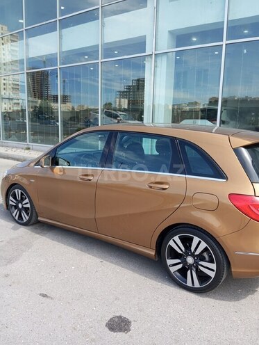 Mercedes B 180 2012, 92,000 km - 1.6 l - Bakı