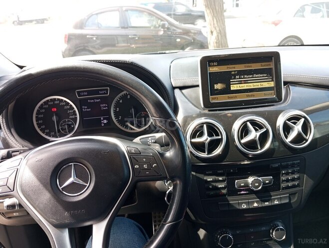 Mercedes B 180 2012, 92,000 km - 1.6 l - Bakı
