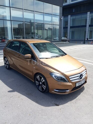 Mercedes B 180 2012, 92,000 km - 1.6 l - Bakı
