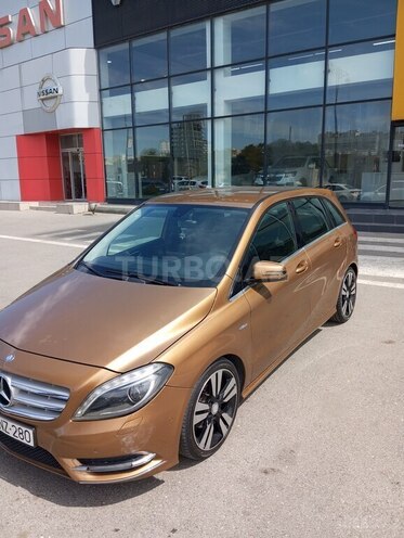 Mercedes B 180 2012, 92,000 km - 1.6 l - Bakı