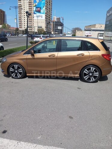Mercedes B 180 2012, 92,000 km - 1.6 l - Bakı