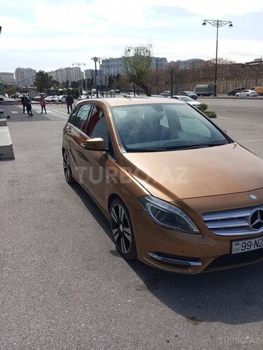 Mercedes B 180 2012, 92,000 km - 1.6 l - Bakı