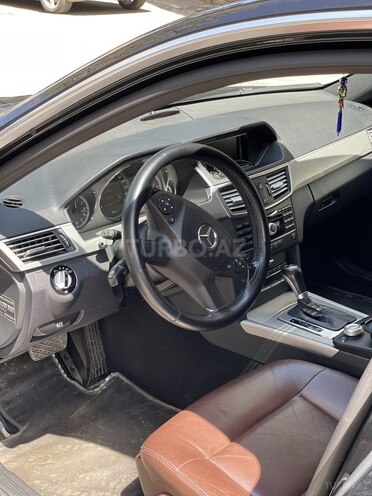 Mercedes E 220 d 2009, 255,860 km - 2.2 l - Bakı