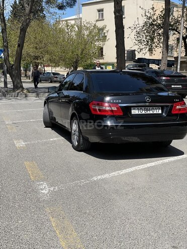 Mercedes E 220 d 2009, 255,860 km - 2.2 l - Bakı