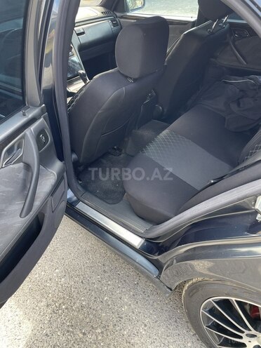 Mercedes E 270 2001, 634 km - 2.7 l - Bakı