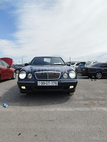 Mercedes E 270 2001, 451,883 km - 2.7 l - Bakı