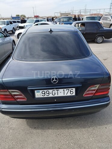 Mercedes E 270 2001, 451,883 km - 2.7 l - Bakı
