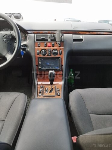 Mercedes E 270 2001, 451,883 km - 2.7 l - Bakı