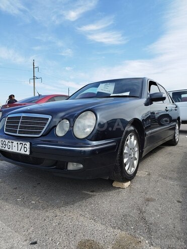 Mercedes E 270 2001, 451,883 km - 2.7 l - Bakı