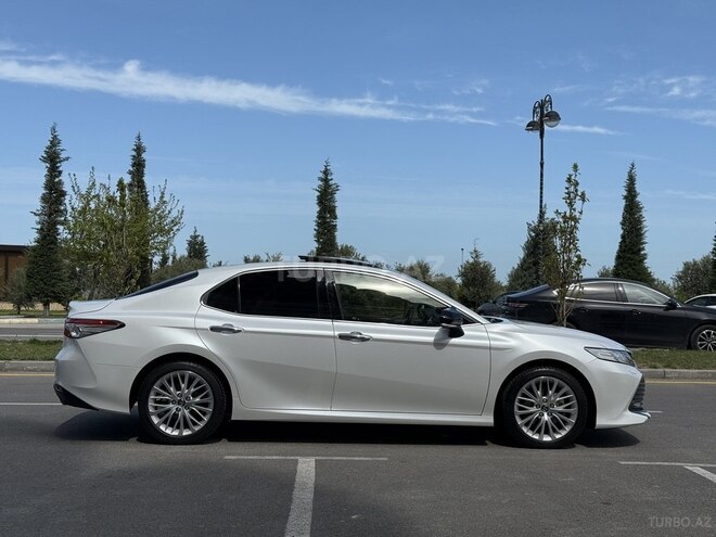 Toyota Camry-16