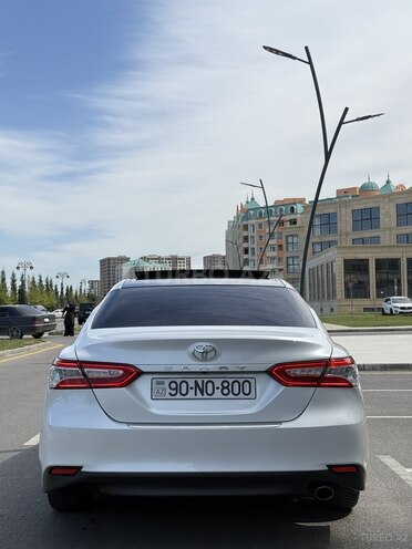 Toyota Camry-15