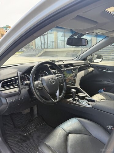 Toyota Camry-5