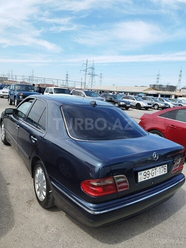 Mercedes E 270 2001, 451,883 km - 2.7 l - Bakı