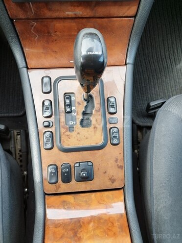 Mercedes E 270 2001, 451,883 km - 2.7 l - Bakı