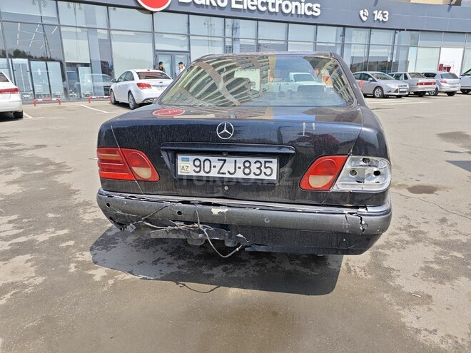 Mercedes E 200 1999, 300,000 km - 2.0 l - Gəncə