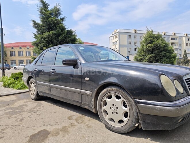 Mercedes E 200 1999, 300,000 km - 2.0 l - Gəncə