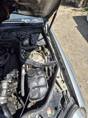 Mercedes E 270 2004, 450,000 km - 2.7 l - Bakı