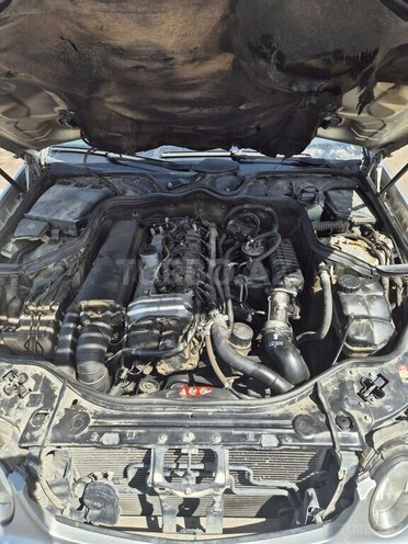 Mercedes E 270 2004, 450,000 km - 2.7 l - Bakı