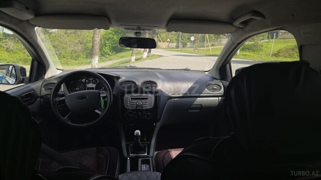 Ford Focus 2008, 400,000 km - 1.6 л - Quba