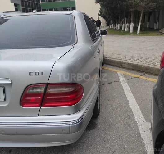 Mercedes E 270 2001, 391,000 km - 2.7 l - Bakı