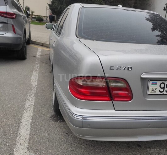 Mercedes E 270 2001, 391,000 km - 2.7 l - Bakı
