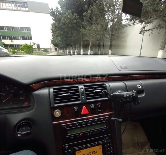 Mercedes E 270 2001, 391,000 km - 2.7 l - Bakı