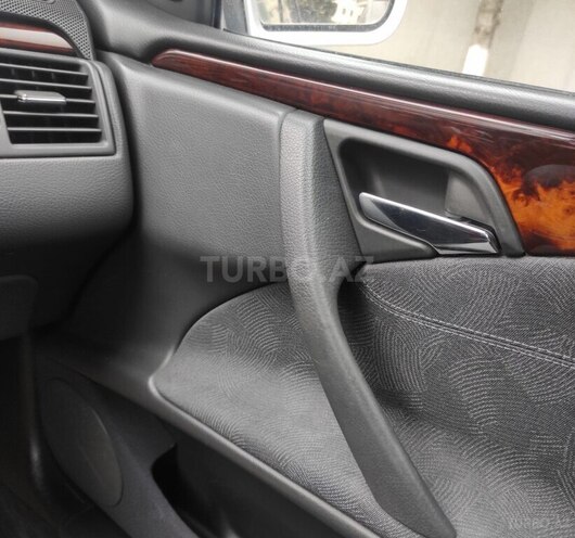Mercedes E 270 2001, 391,000 km - 2.7 l - Bakı