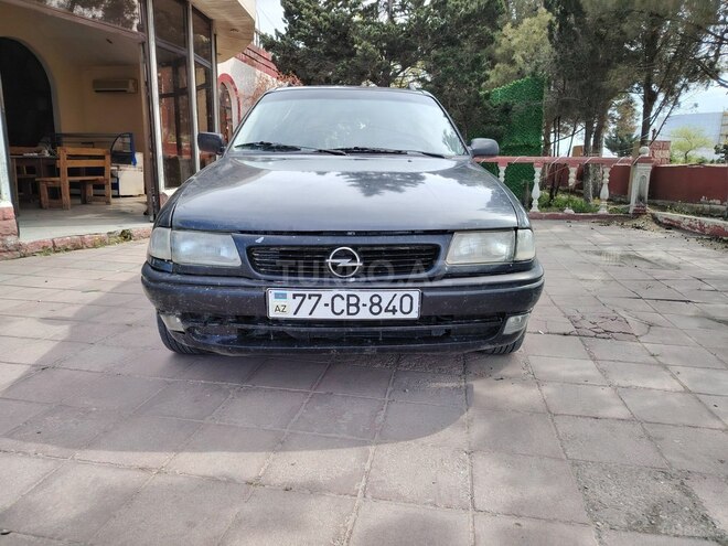 Opel Astra 1995, 259,000 km - 1.6 l - Bakı