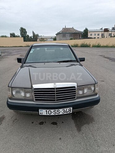 Mercedes 190 1992, 258,000 km - 1.8 л - Salyan