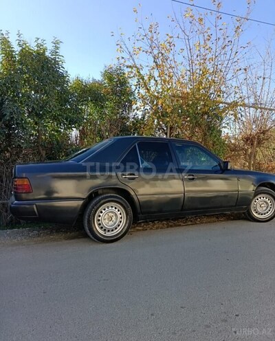 Mercedes E 230 1990, 455,454 km - 2.9 l - Zaqatala