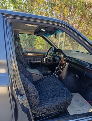 Mercedes E 230 1990, 455,454 km - 2.9 l - Zaqatala