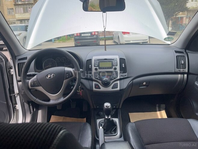 Hyundai i30 2010, 319,000 km - 1.6 л - Bakı