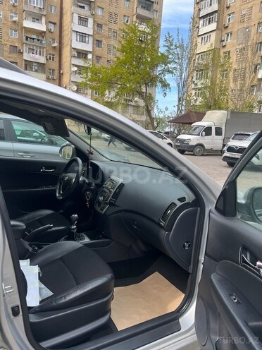 Hyundai i30 2010, 319,000 km - 1.6 л - Bakı