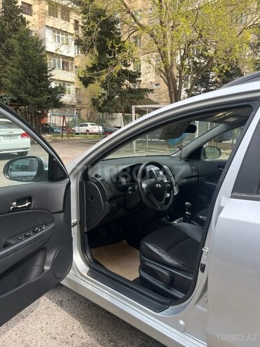 Hyundai i30 2010, 319,000 km - 1.6 л - Bakı