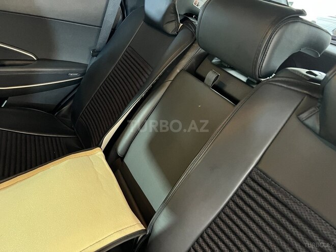 Hyundai Santa Fe-17