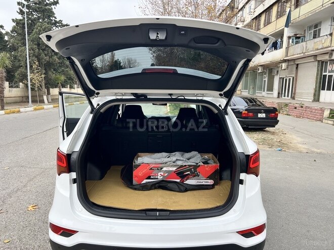 Hyundai Santa Fe-12