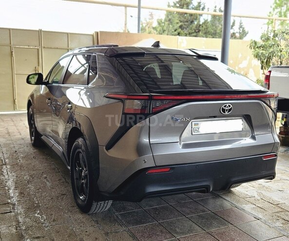Toyota bZ4X 2023, 9,850 km - 0.0 l - Bakı
