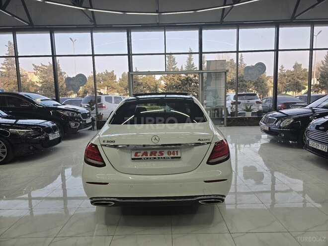 Mercedes E 300 4MATIC 2016, 180,000 km - 2.0 л - Sumqayıt