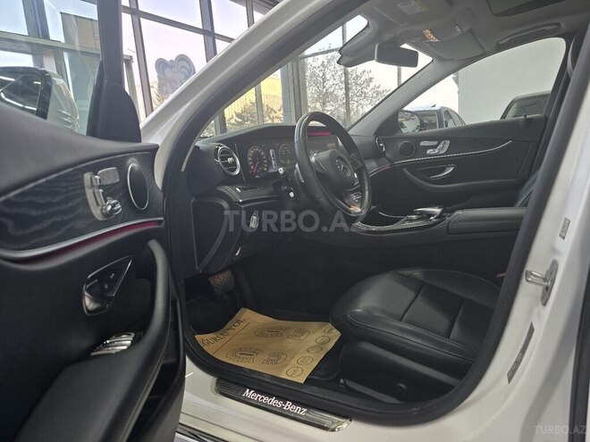 Mercedes E 300 4MATIC 2016, 180,000 km - 2.0 л - Sumqayıt