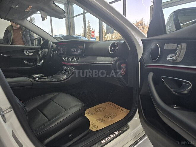 Mercedes E 300 4MATIC 2016, 180,000 km - 2.0 л - Sumqayıt
