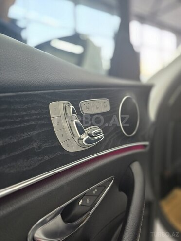 Mercedes E 300 4MATIC 2016, 180,000 km - 2.0 л - Sumqayıt