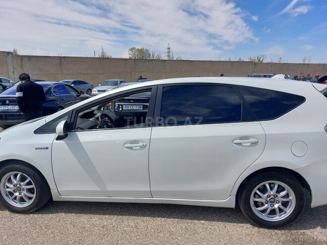 Toyota Prius V 2012, 373,368 km - 1.8 л - Bakı