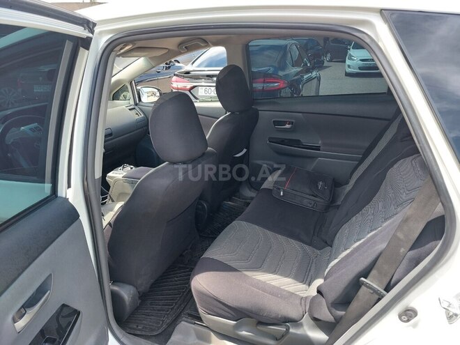 Toyota Prius V 2012, 373,368 km - 1.8 л - Bakı