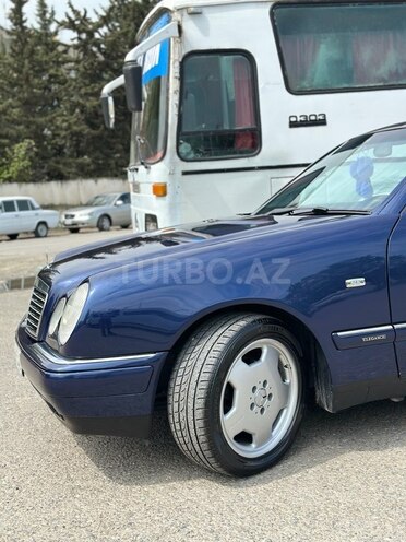Mercedes E 240 1998, 327,580 km - 2.4 l - Mingəçevir