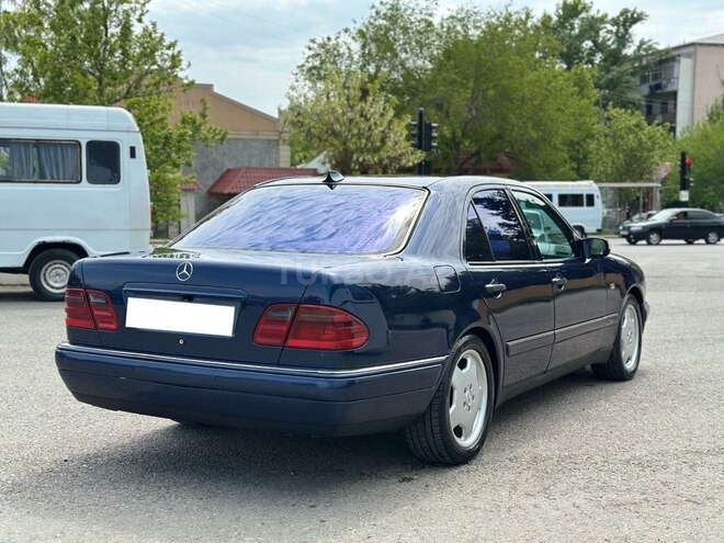 Mercedes E 240 1998, 327,580 km - 2.4 l - Mingəçevir