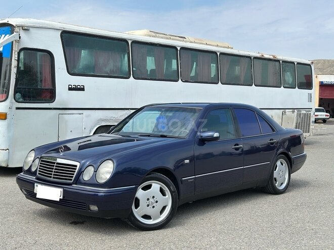 Mercedes E 240 1998, 327,580 km - 2.4 l - Mingəçevir