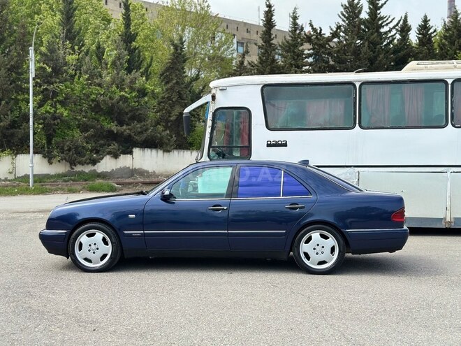 Mercedes E 240 1998, 327,580 km - 2.4 l - Mingəçevir