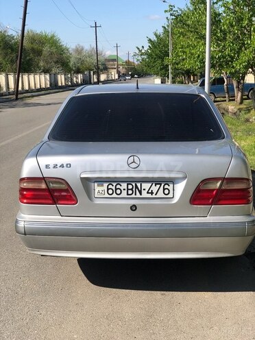 Mercedes E 240 1999, 360,000 km - 2.4 l - Yevlax
