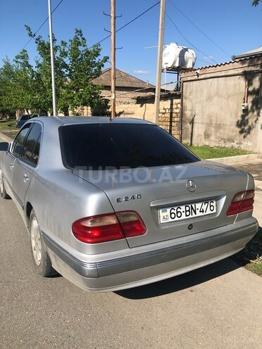 Mercedes E 240 1999, 360,000 km - 2.4 l - Yevlax